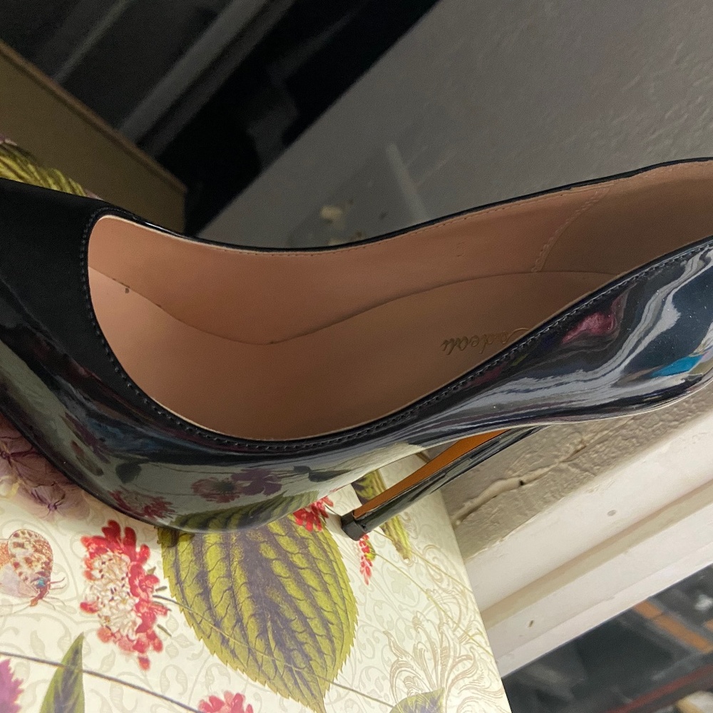 Black Petit Cadeau Heels